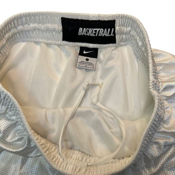 VTG NIKE MEN'S SILVER/white BASKETBALL ATHLETIC TRAINING SHORTS SZ L - Picture 8 of 11